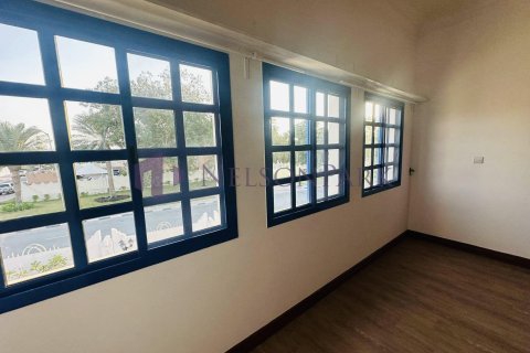 5 bedrooms Villa in Doha, Qatar No. 57297 27