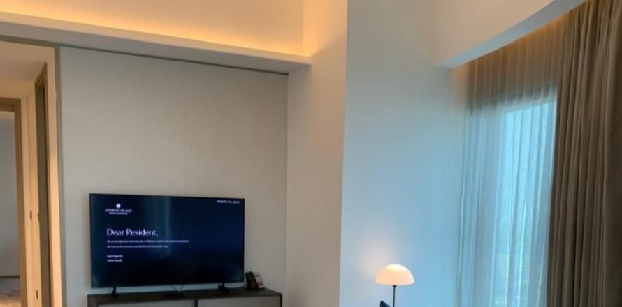 2 bedrooms Hotel Apartment in Address Harbour Point, UAE No. 160165