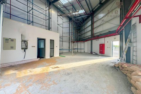 288m² Warehouse in Phase 2, UAE No. 47692