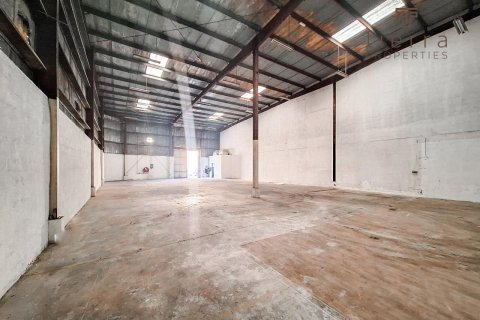 455.2m² Warehouse in Dubai, UAE No. 47690 4
