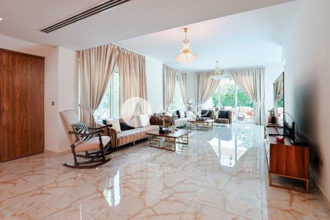 4 غرف نوم فيلا في Legacy, الإمارات العربية المتحدة رقم 101720 7