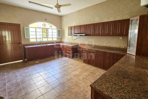 5 bedrooms Twin Villa in Muscat, Oman No. 53581 10