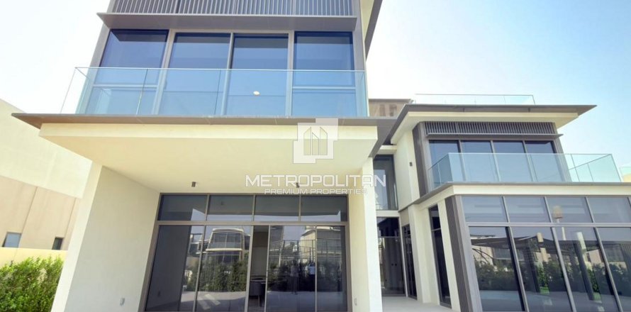 Villa de 5 chambres à Golf Place, UAE No. 128504