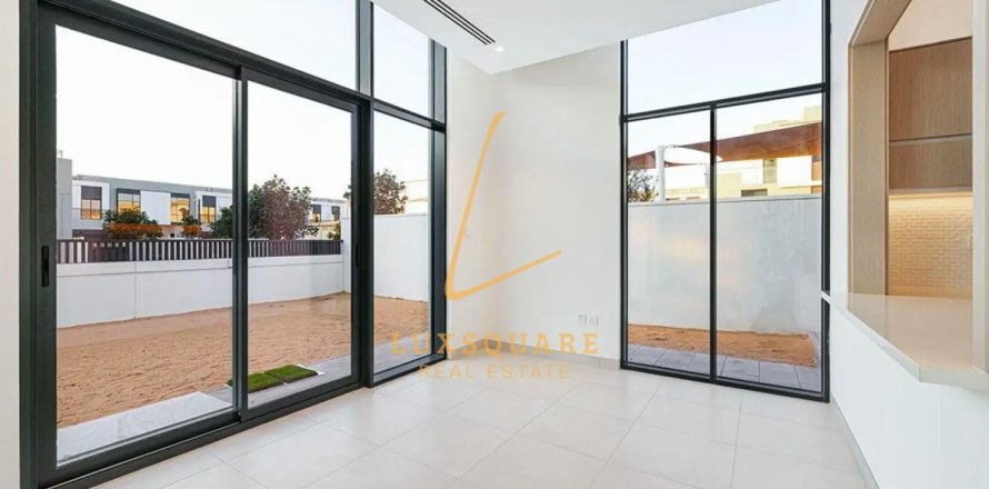 Villa de 3 chambres à Al Furjan, UAE No. 164164