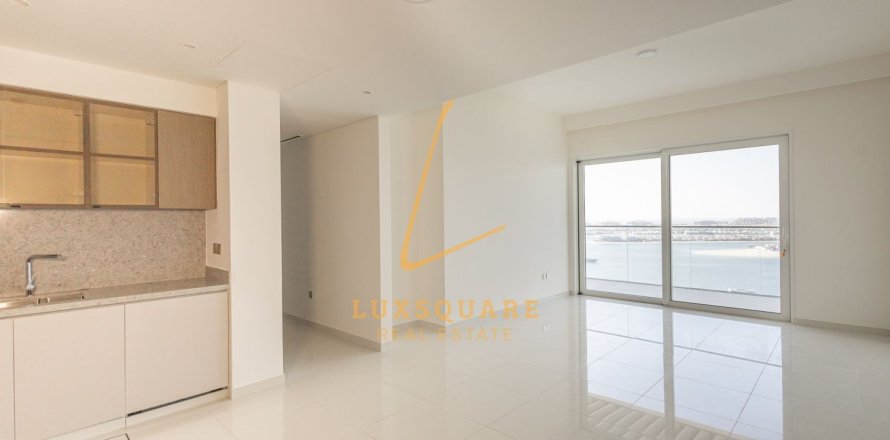 Квартира с 2 спальнями в EMAAR Beachfront, ОАЭ №200106