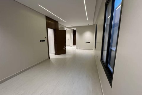 4 bedrooms Apartment in Riyadh, Saudi Arabia No. 60305 3