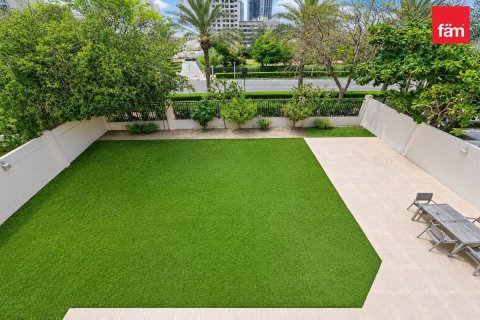 4 bedrooms Villa in Dubai, UAE No. 186371 6