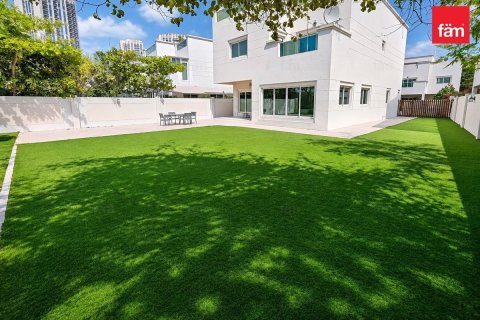 4 bedrooms Villa in Dubai, UAE No. 186371 14
