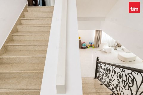 4 bedrooms Villa in Dubai, UAE No. 186371 8