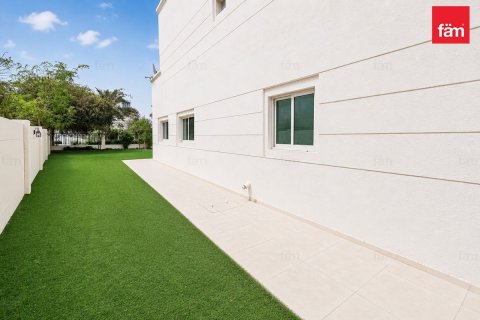 4 bedrooms Villa in Dubai, UAE No. 186371 15