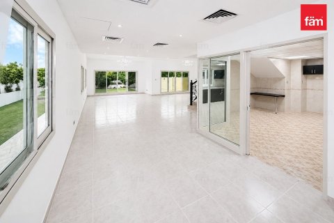 4 bedrooms Villa in Dubai, UAE No. 186371 18