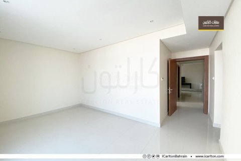2 bedrooms Apartment in Manama, Bahrain No. 66930 4