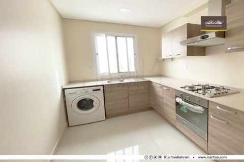2 bedrooms Apartment in Manama, Bahrain No. 66930 3