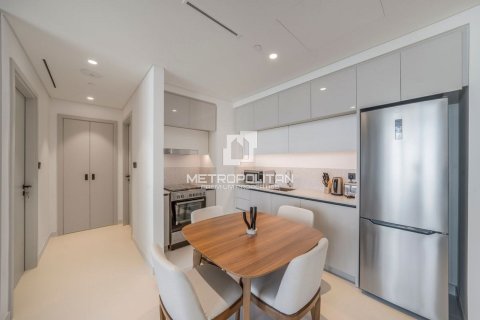 Квартира с 1 спальней в EMAAR Beachfront, ОАЭ №129656 4