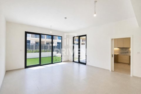 4 bedrooms Villa in Jebel Ali, UAE No. 191594 3