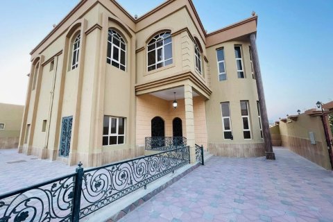 5 bedrooms Villa in Ras Al Khaimah, UAE No. 183834