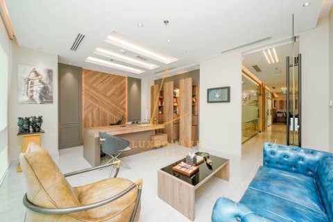 181مربع، مكتب في Bay Square, الإمارات العربية المتحدة رقم 167728
