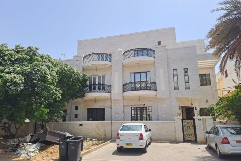 6 bedrooms Villa in Muscat, Oman No. 62461
