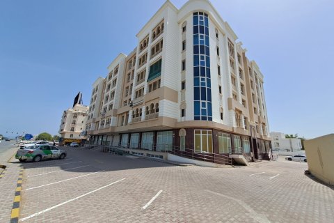 Commercial property de en Muscat, Oman No. 62458