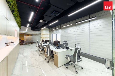 140.7m² Office in Dubai, UAE No. 184451