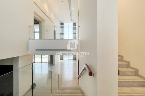 Villa de 5 dormitorios en District One, UAE No. 128917 13