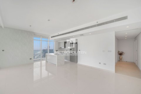 Appartement de 3 chambres à EMAAR Beachfront, UAE No. 128916