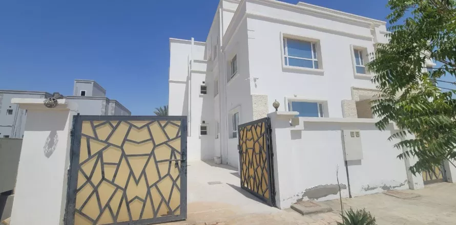 3 bedrooms Apartment in Muscat, Oman No. 66948
