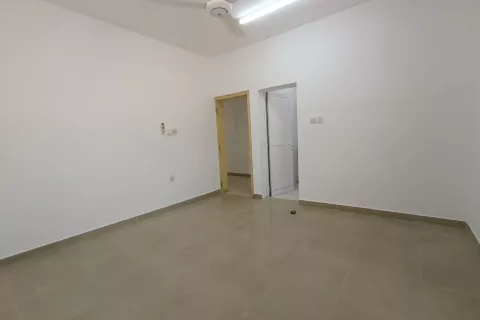 5 bedrooms Villa in Muscat, Oman No. 66944 4