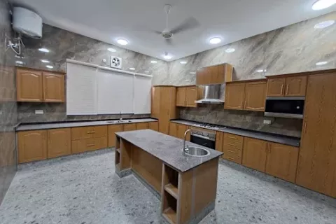 6 bedrooms Villa in Al Amarat, Oman No. 66945 4