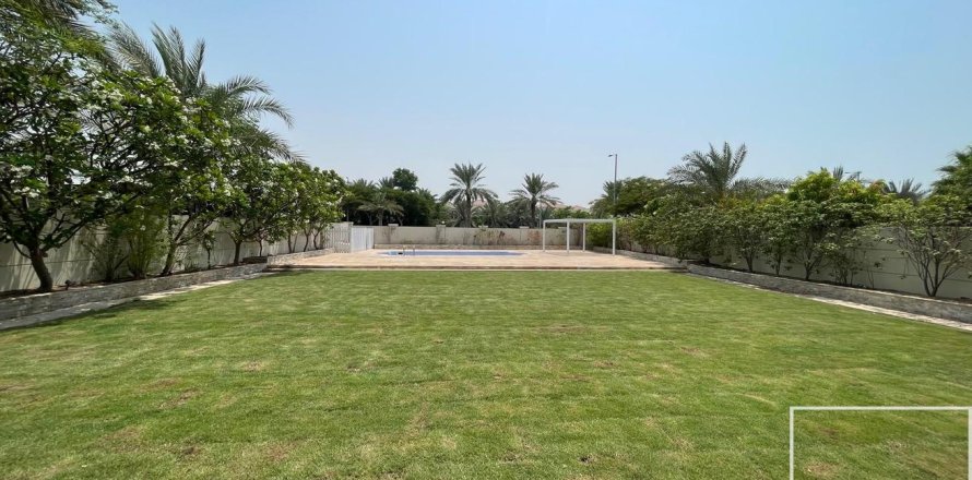 4 bedrooms Villa in Jumeirah Park, UAE No. 194376