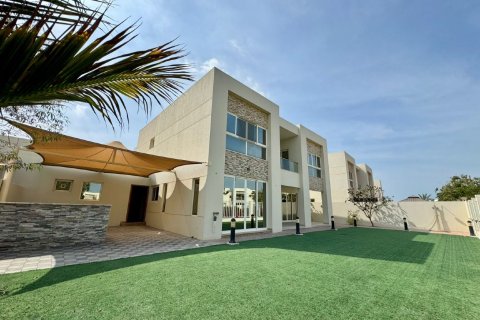 4 bedrooms Villa in Ras Al Khaimah, UAE No. 184042