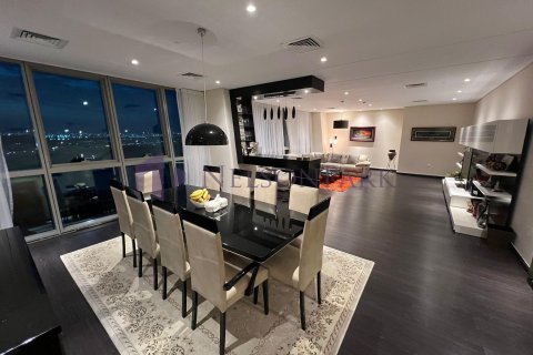 3 bedrooms Apartment in Doha, Qatar No. 56785