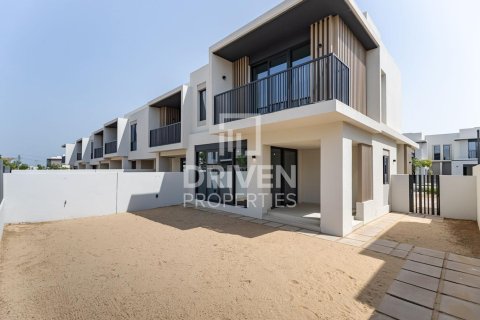 4 bedrooms Townhouse in Jebel Ali, UAE No. 201345