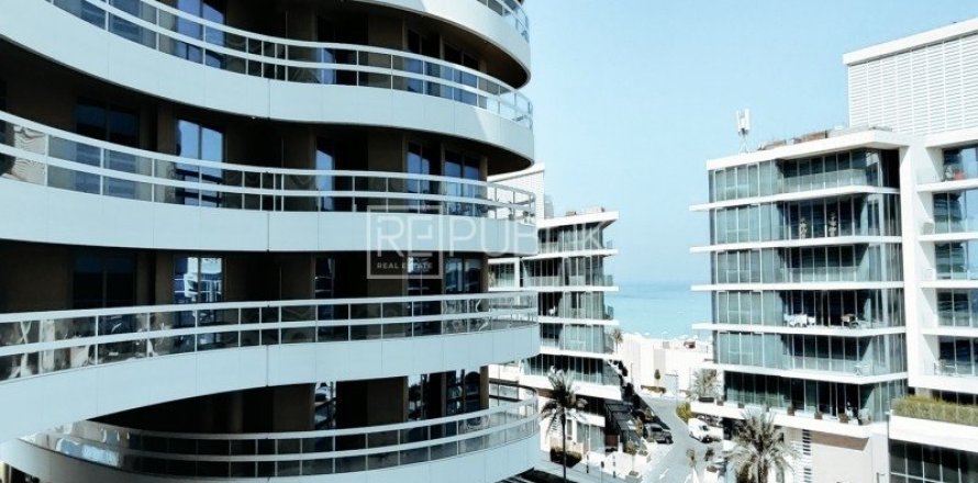 3 bedrooms Apartment in AJWAN TOWERS Saadiyat Island, UAE No. 4573