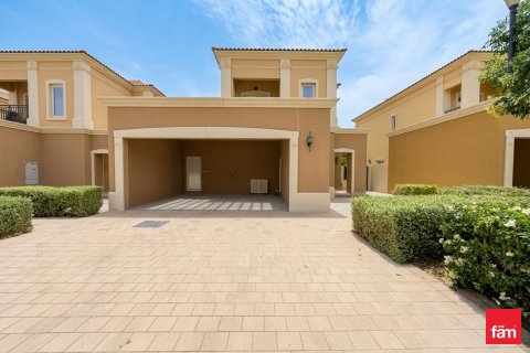 3 bedrooms Villa in Dubai, UAE No. 164418