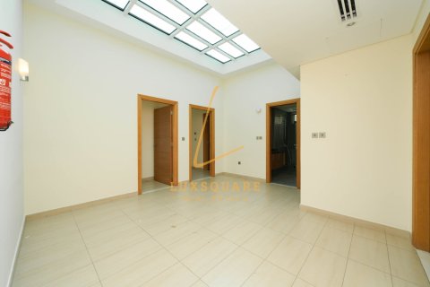 4 bedrooms Villa in Jumeirah Park, UAE No. 208393 17