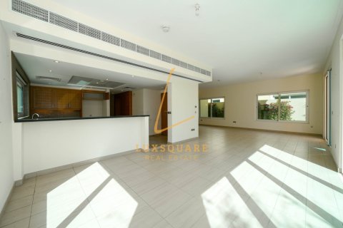 4 bedrooms Villa in Jumeirah Park, UAE No. 208393