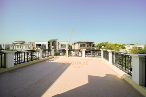 4 bedrooms Villa in Jumeirah Park, UAE No. 208393 9