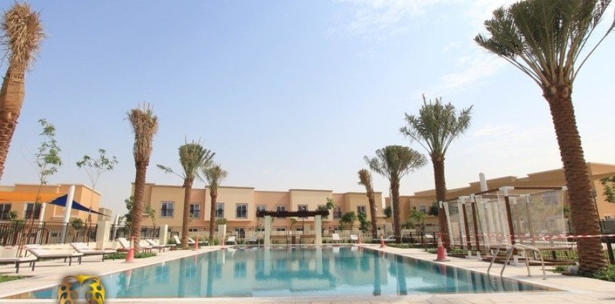 4 bedrooms Townhouse in Dubai Land, UAE No. 23581