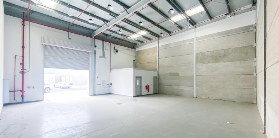 Warehouse de 400m² à RAK FTZ, UAE No. 23585