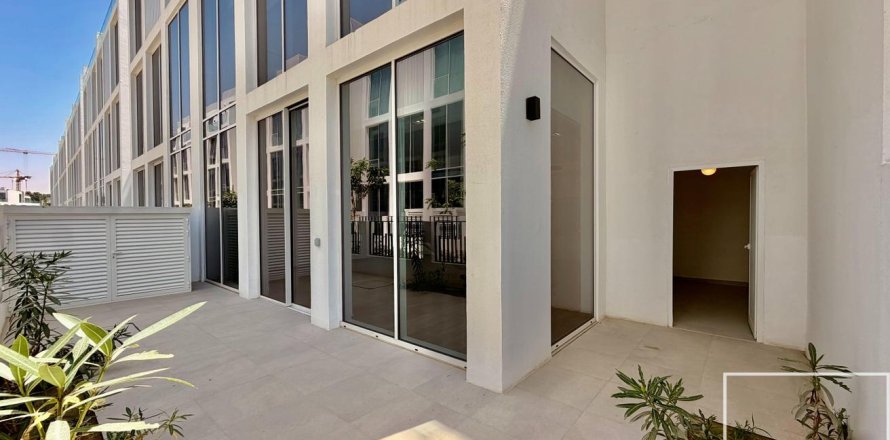 4 bedrooms Villa in Al Barari, UAE No. 193904