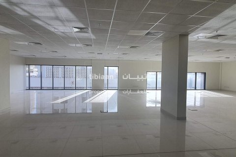 340m² Shop in Al Khuwair, Oman No. 53834 3