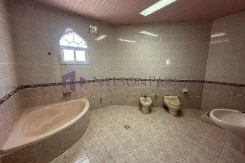 Villa de 5 dormitorios en Doha, Qatar No. 57230 20