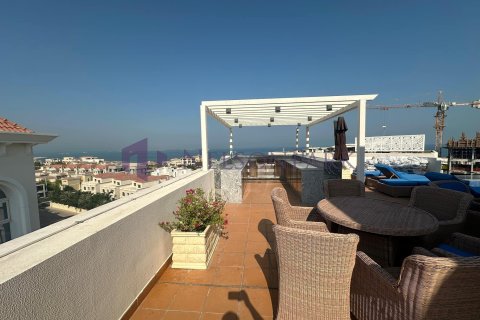 3 bedrooms Apartment in Doha, Qatar No. 57229