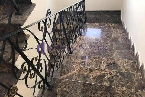 Villa de 6 dormitorios en Doha, Qatar No. 57233 8