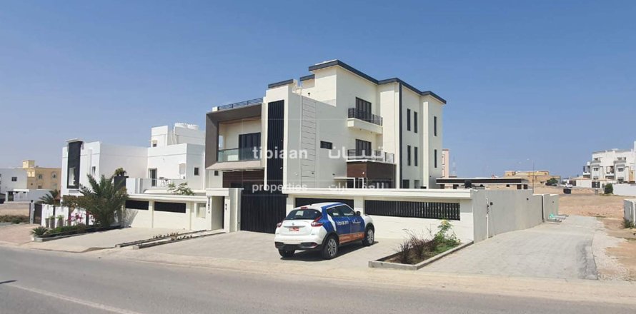 Villa de 8 chambres à Bawshar, Oman No. 53313