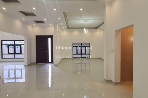 8 bedrooms Villa in As Sib, Oman No. 53315 3