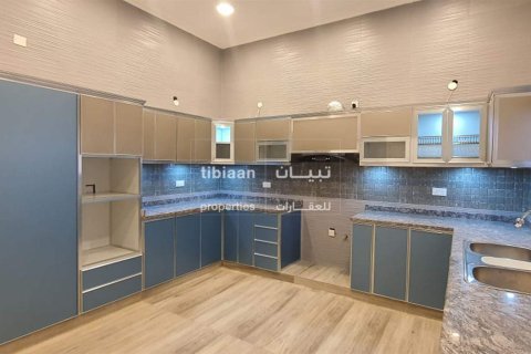 8 bedrooms Villa in As Sib, Oman No. 53315 5