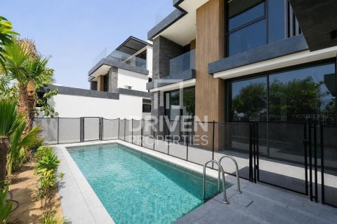 Villa de 5 dormitorios en Tilal Al Ghaf, UAE No. 206272