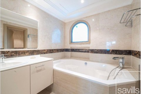 Villa de 5 dormitorios en Garden Homes, UAE No. 194293 8